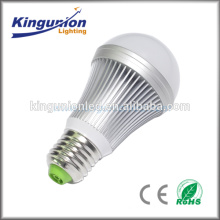 Alto brillo Diferentes tipos de diseño de modelo en lámpara de bombilla LED, CE ROHS UL